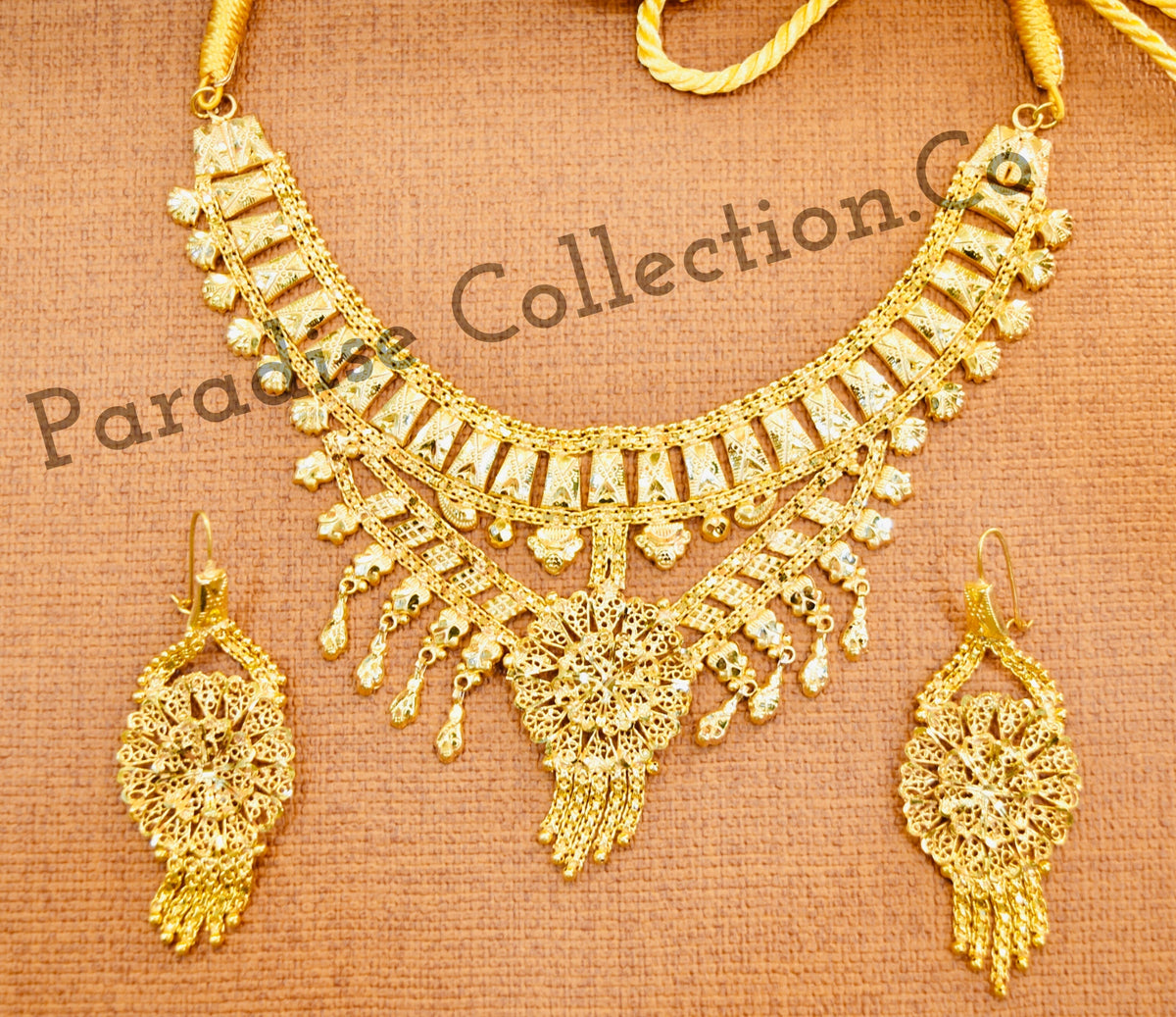 Beautiful Handcrafted Necklace Set – Includes Free Jewellery Box
