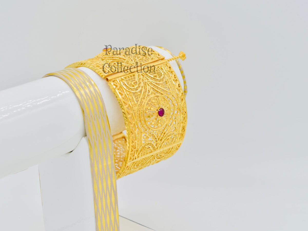 Luxurious Sona Finish Bangles – Radiant Polish with Gift-Ready Box