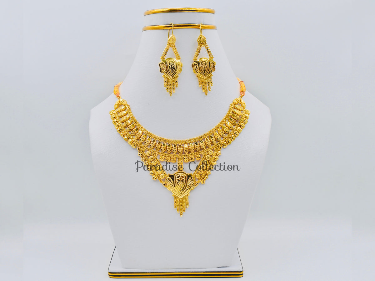 Graceful Necklace Set – Beauty & Style With Free Jewellery Case