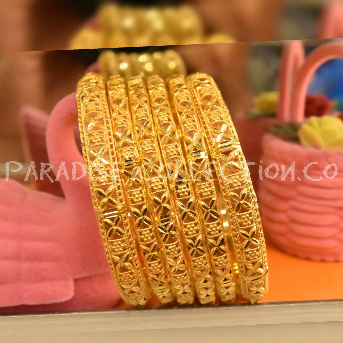Hot & Trendy Bangles for Women – Get a Free Jewelry Box!