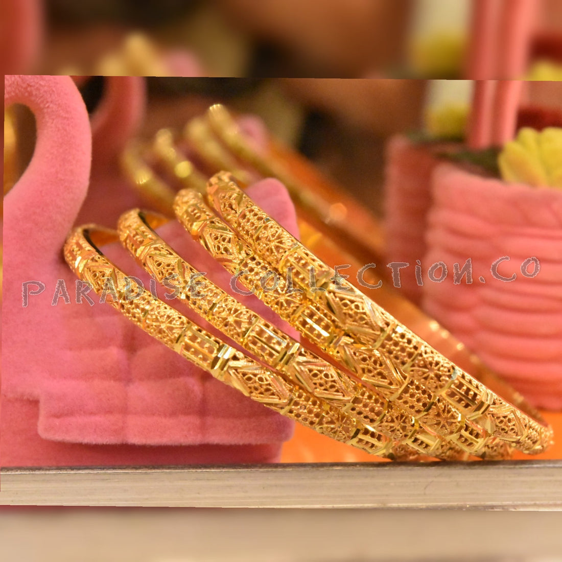 Fine Quality Bangles Pack Of 4 With Fancy Jewelry Box Free