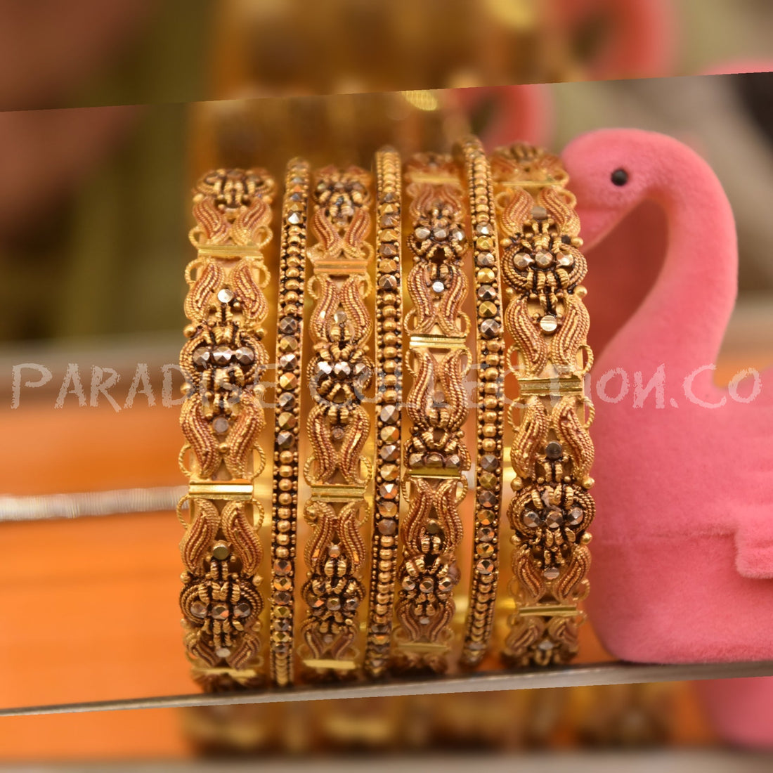 Antique Bangles New Style Famous Design Long Lasting With Fancy Jewellry Box Free