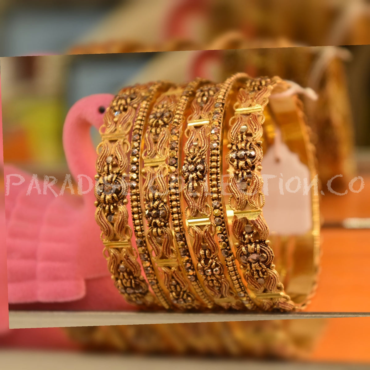 Antique Bangles New Style Famous Design Long Lasting With Fancy Jewellry Box Free