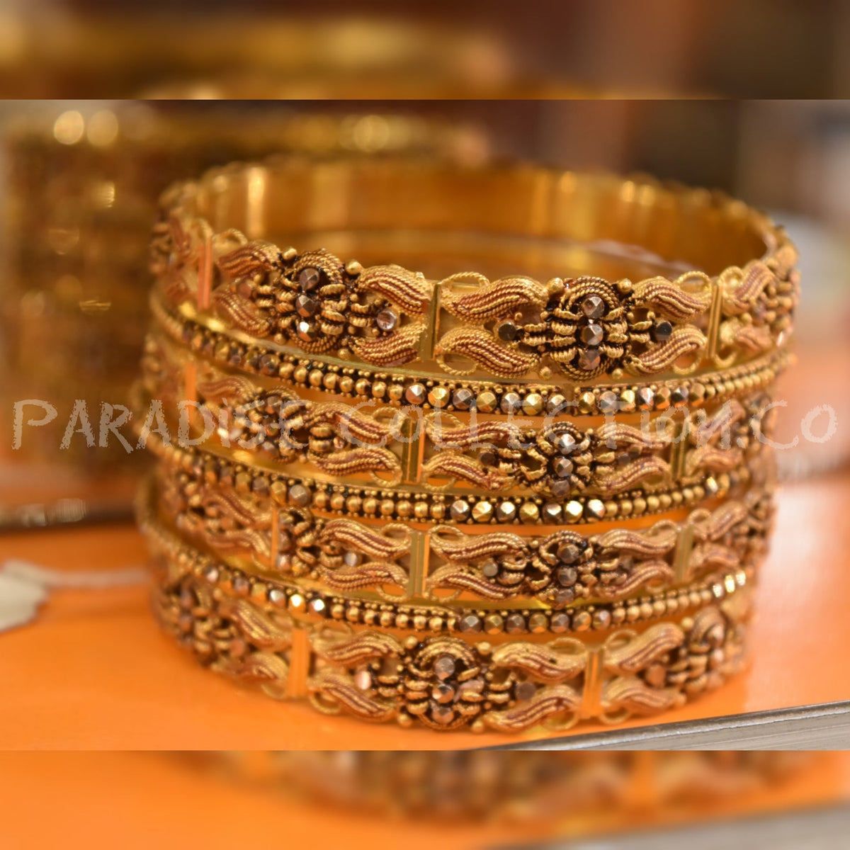 Antique Bangles New Style Famous Design Long Lasting With Fancy Jewellry Box Free