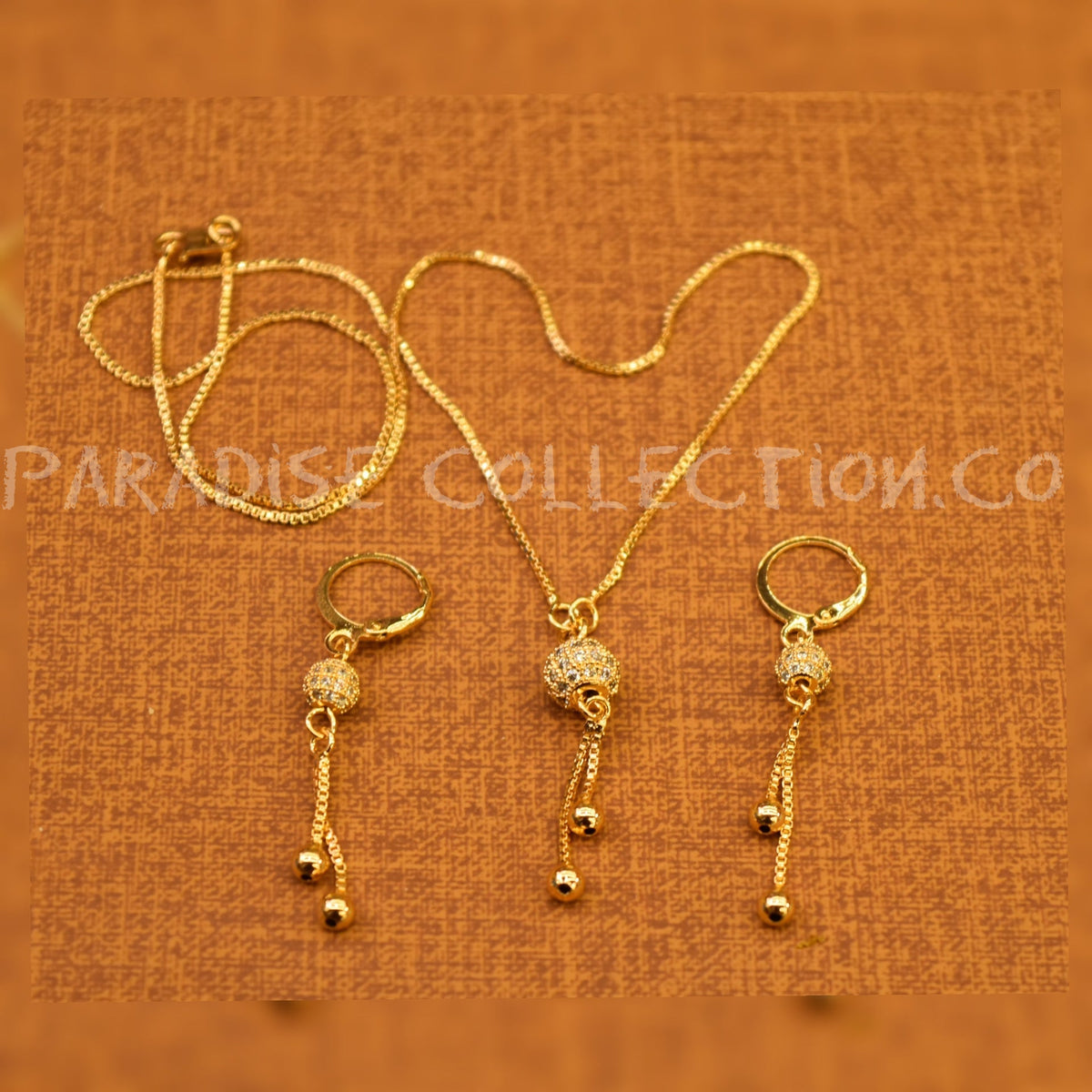 Stylish Jewelry Set – Includes Matching Necklace and Earrings