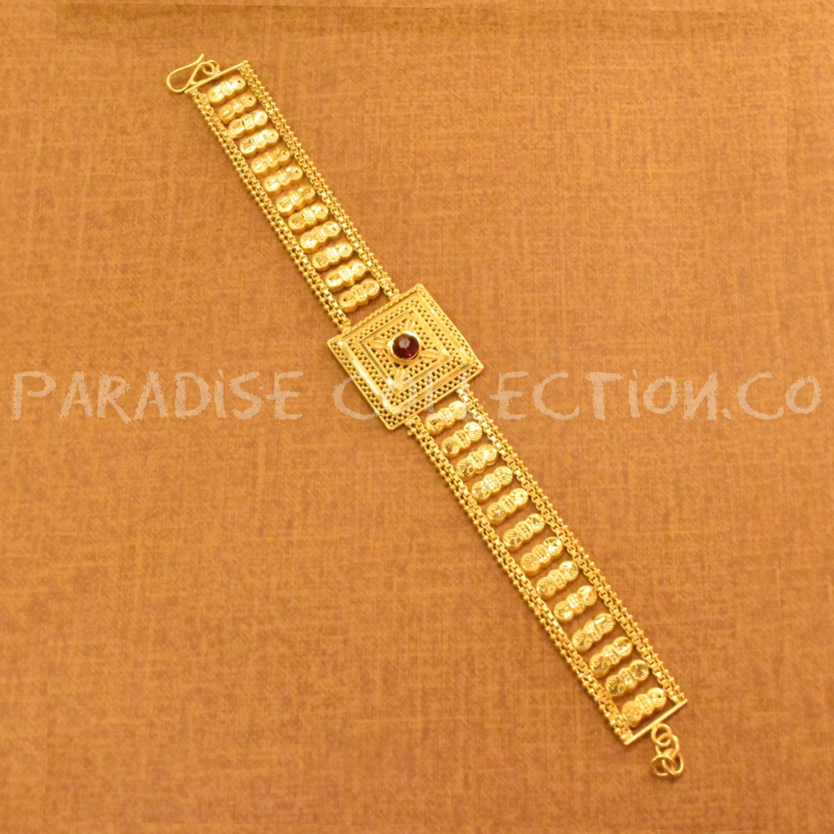 Fashionable Women's Bracelet with Free Jewelry Box –