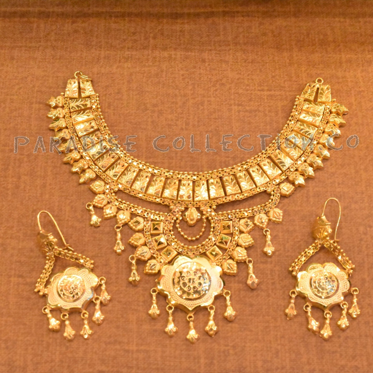 Festive Wear Necklace Set – Free Elegant Jewellery Box Included