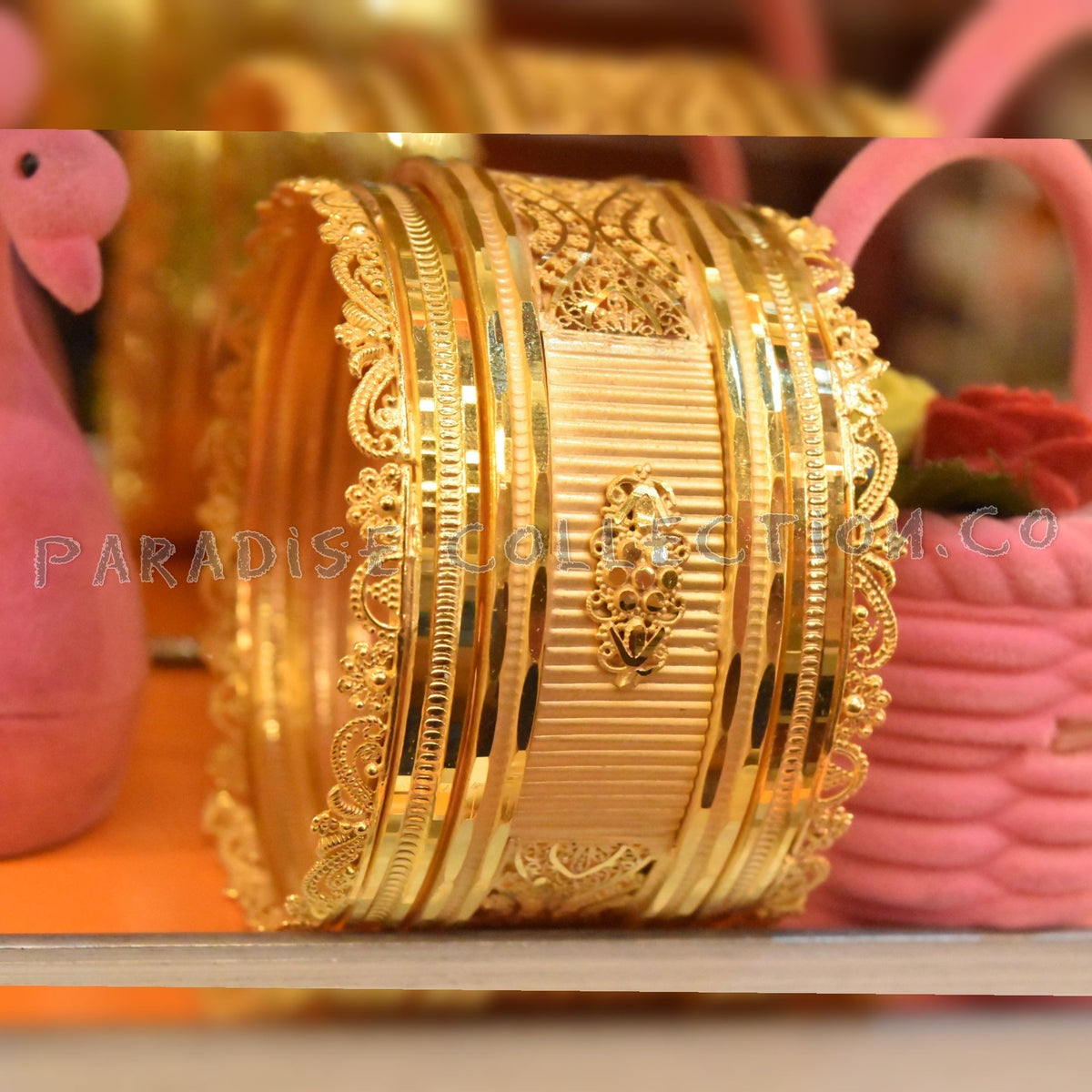 Luxury Bangles Set – Elegant Design with Free Designer Jewelry Box