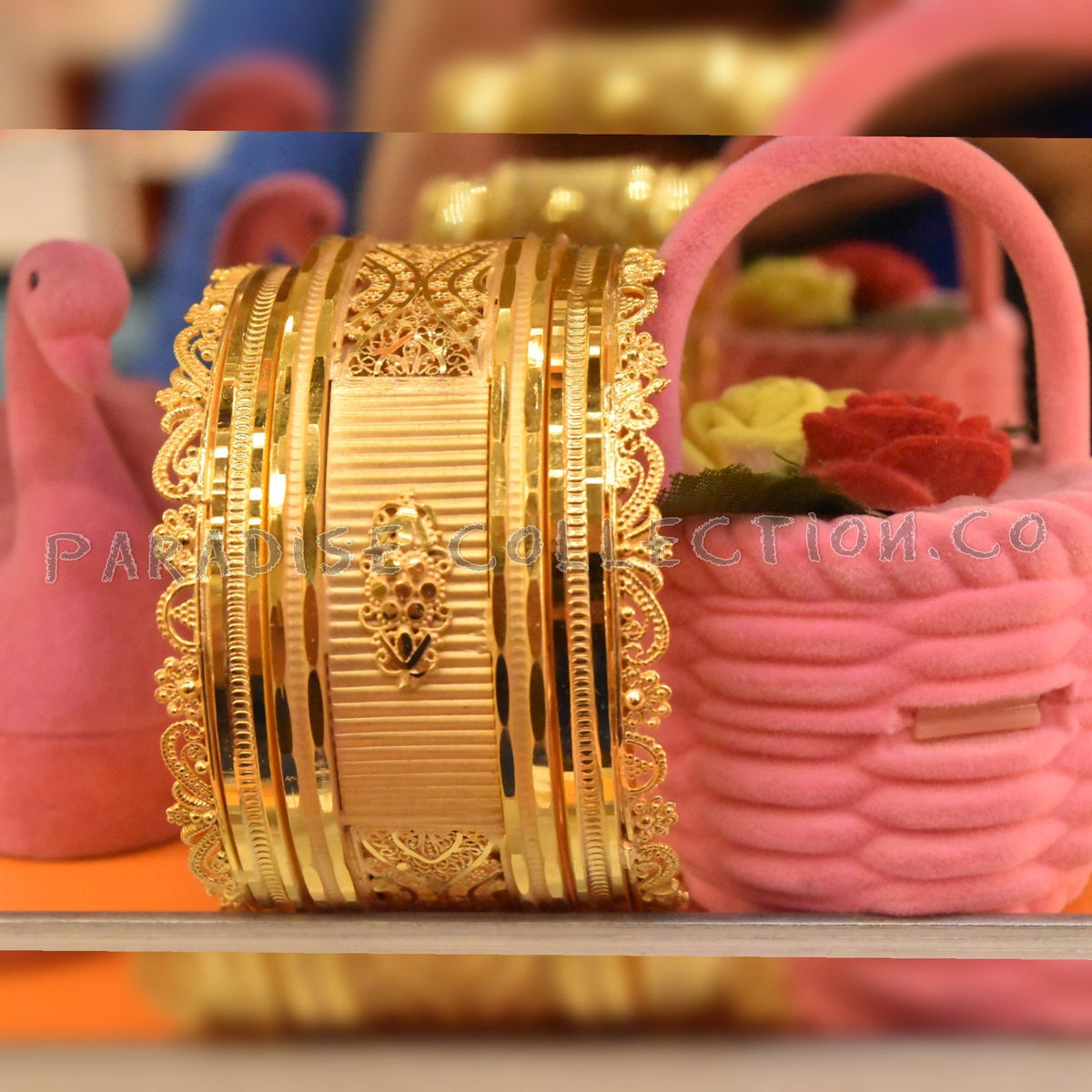 Luxury Bangles Set – Elegant Design with Free Designer Jewelry Box