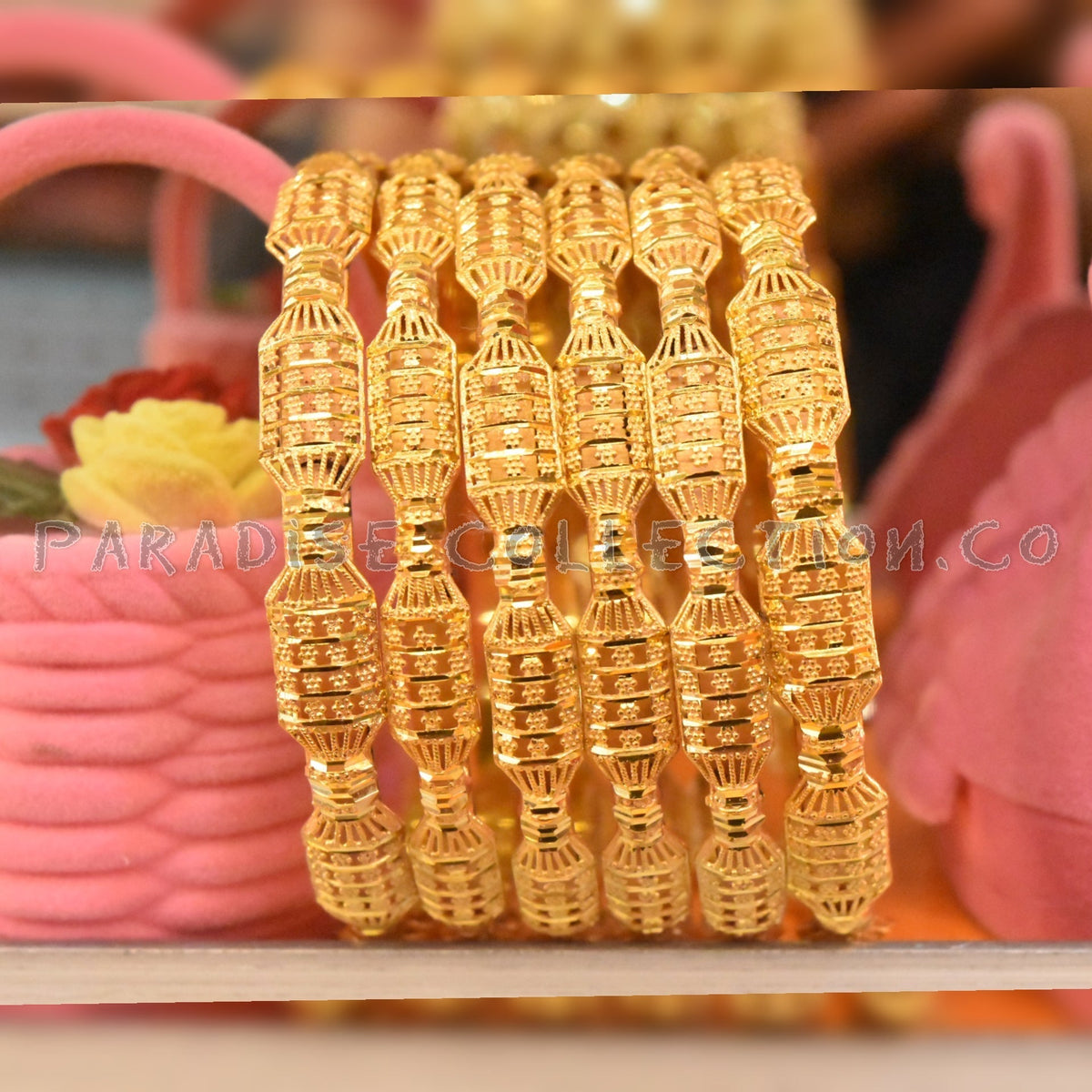 Stylish Classic Bangles For Woman With Fancy Jewelry Box Free