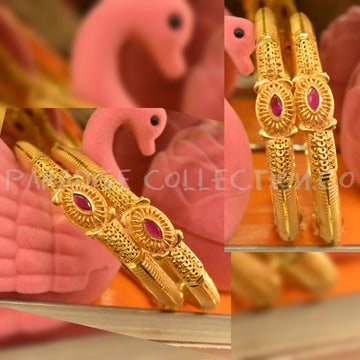 Stylish & Elegant Bangles Set – Beautiful Design with Free Fancy Jewelry Box