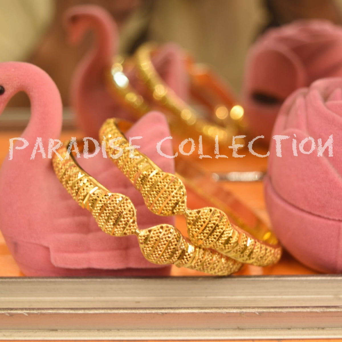 Fashion-Forward Bangles Set – Elegant Look + Complimentary Jewelry Box