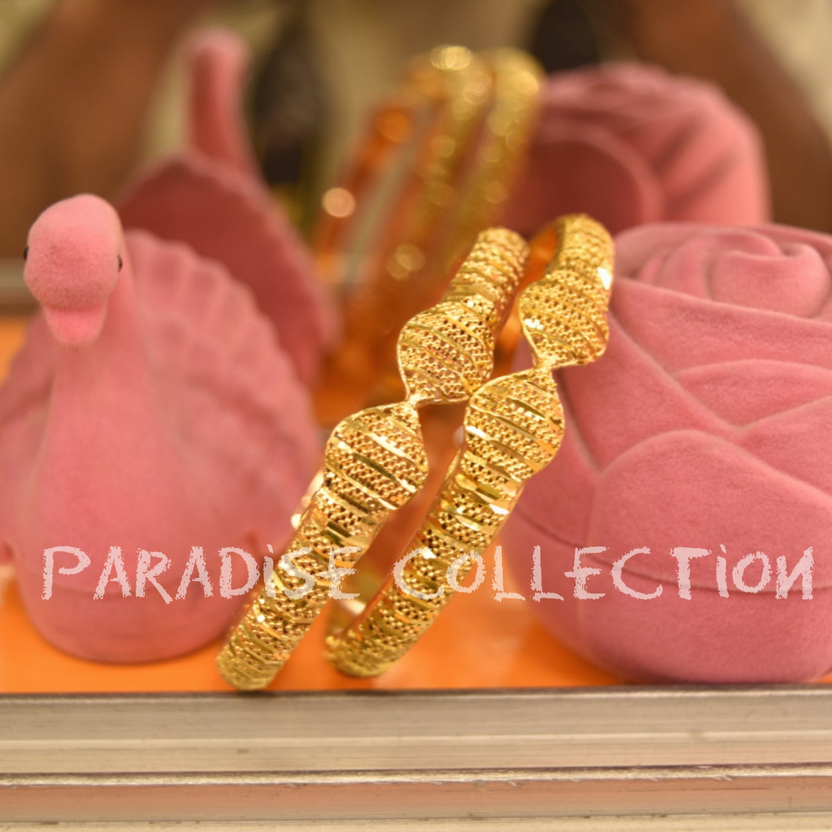 Fashion-Forward Bangles Set – Elegant Look + Complimentary Jewelry Box