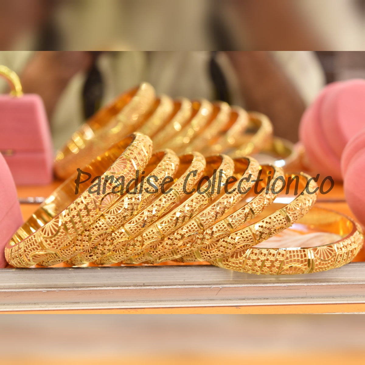 Elegant & Stylish Beautiful Bangles Set With Fancy Jewelry Box Free❤️
